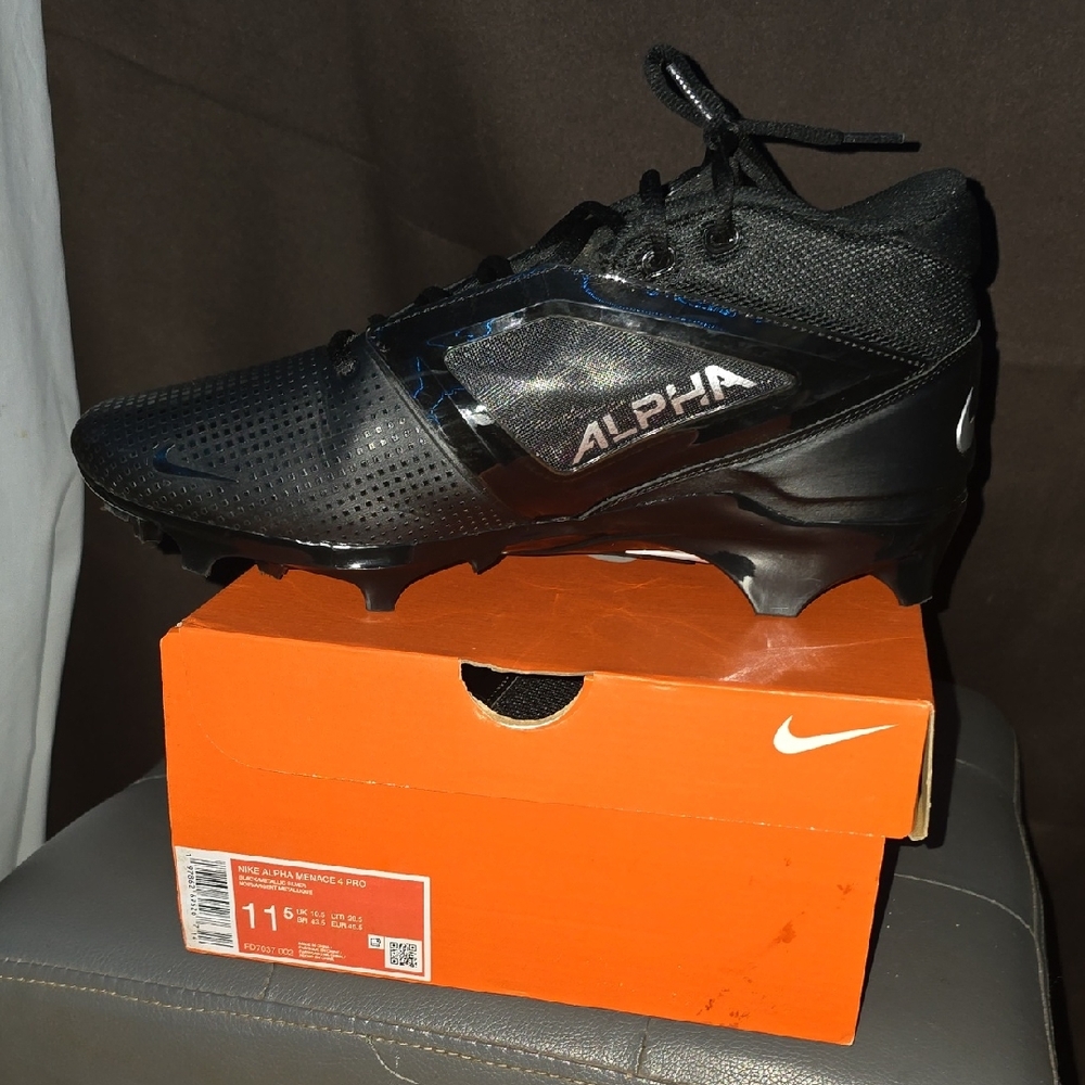 Nike Black Athletic Shoes with Sleek Design